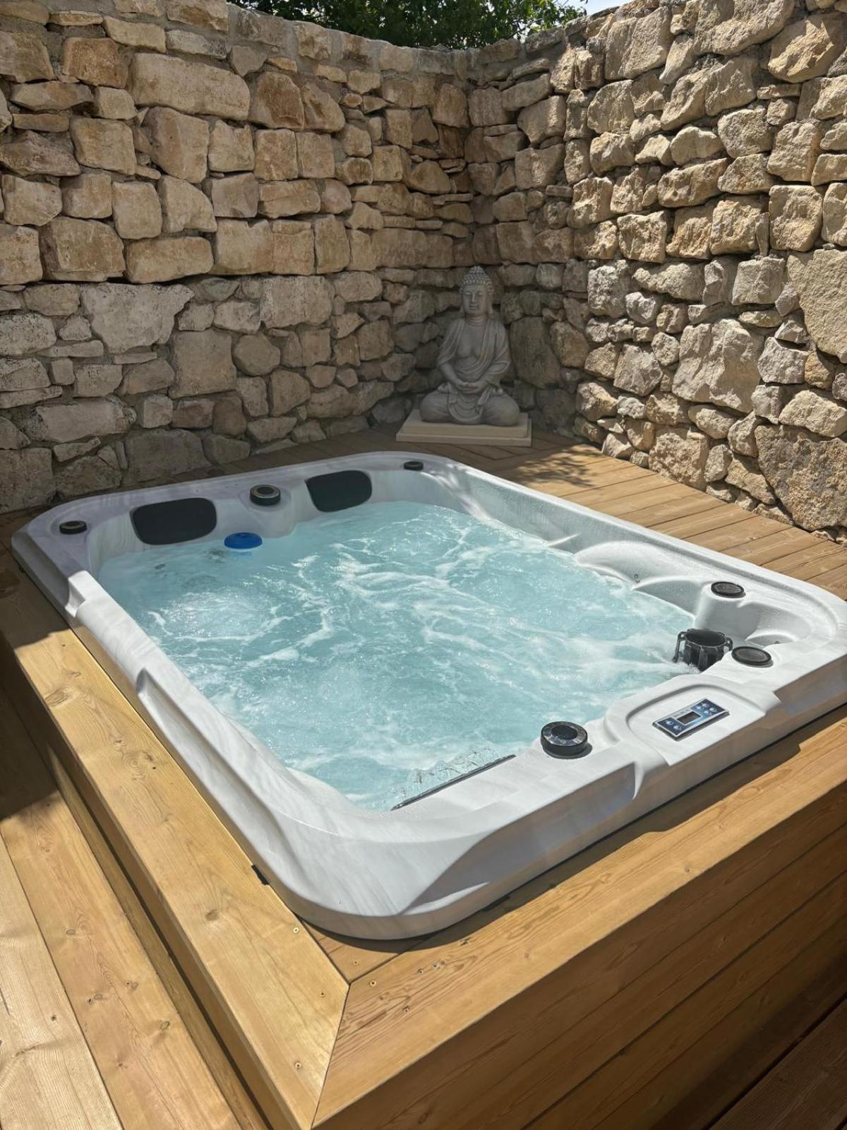 Chez Daniele Chambre Avec Jacuzzi Et Terrasse Privee 莫尔斯 外观 照片